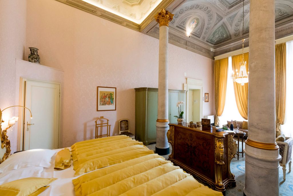 Bedroom suite in the The Grand Hotel Villa Serbelloni