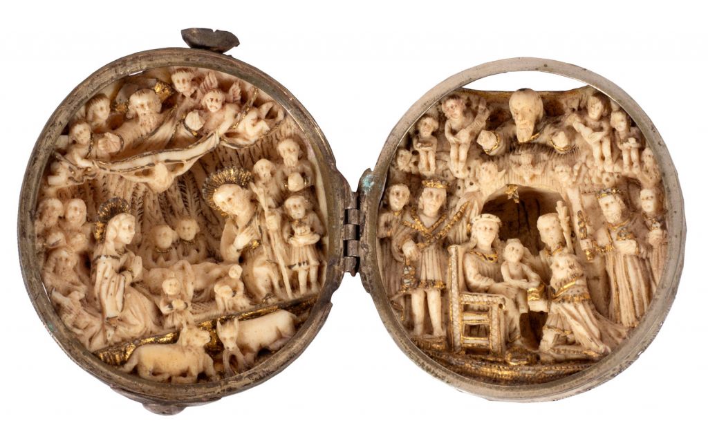 Ivory devotional rosary bead 17th Century
