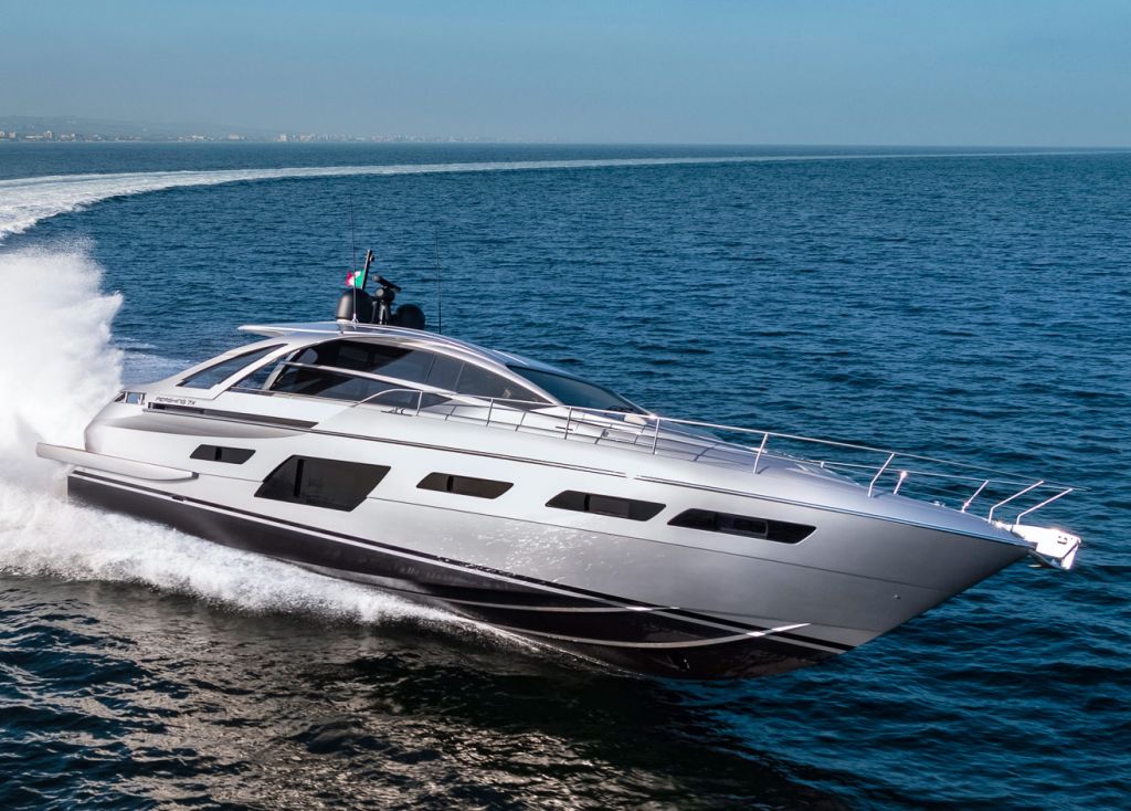 The Pershing 7X Puts the Pressure on Every Other Boat in its Class