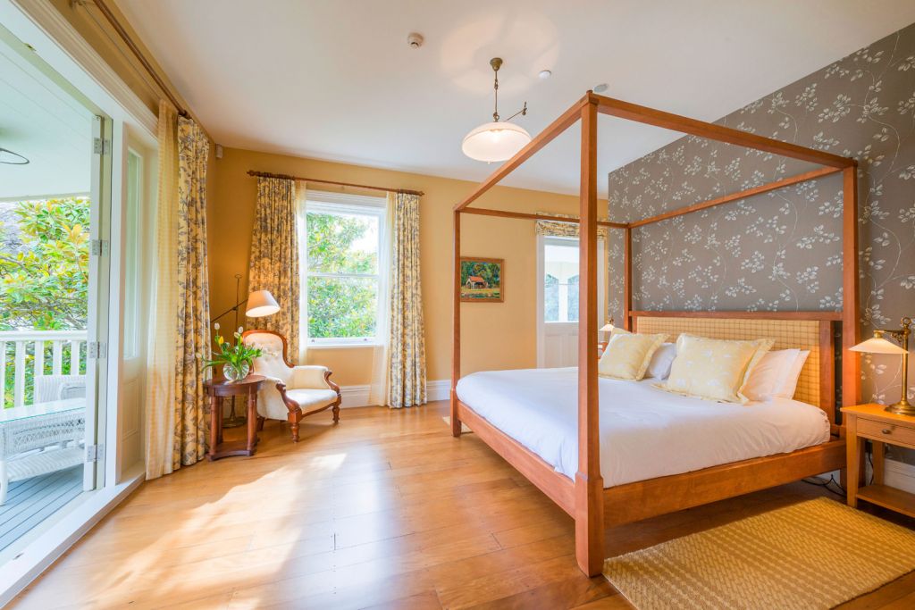Annandale Homestead bedroom suite