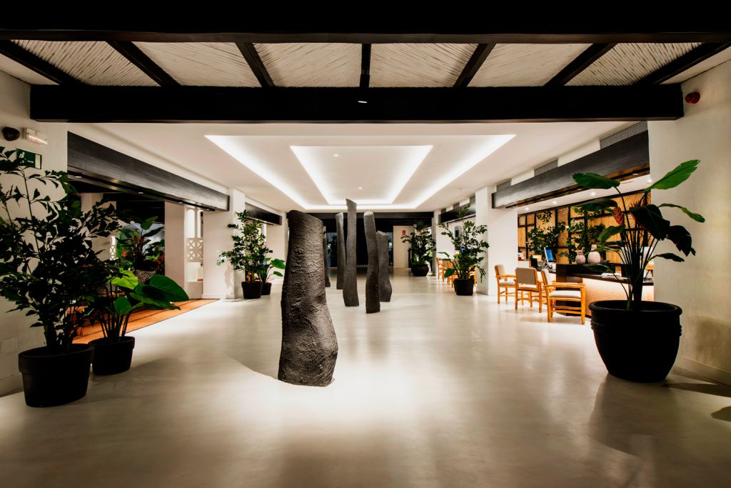 Hotel Jardín Tropical reception lobby