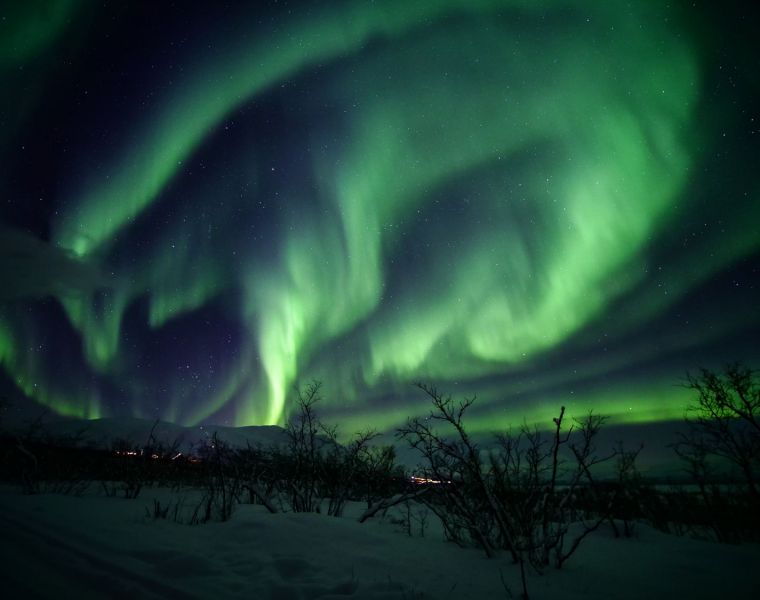 Arctic Expert Shares Free Virtual Lights Over Lapland