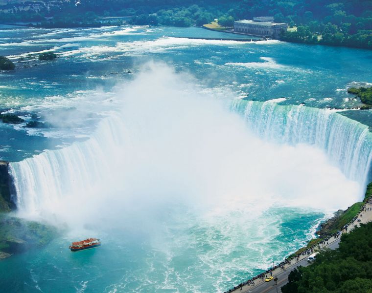 Experience the jaw-dropping Niagara Falls virtually