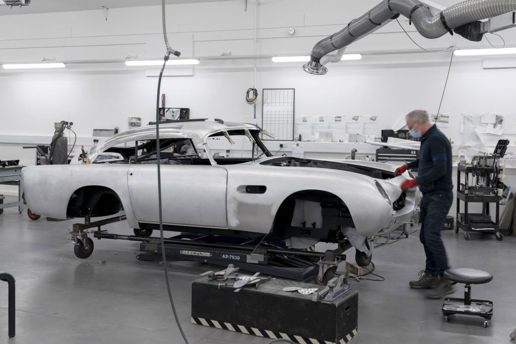 Hand building an Aston Martin DB5 Goldfinger Continuation
