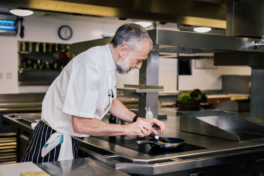 Michel Roux Jr cooking at Le Gavroche