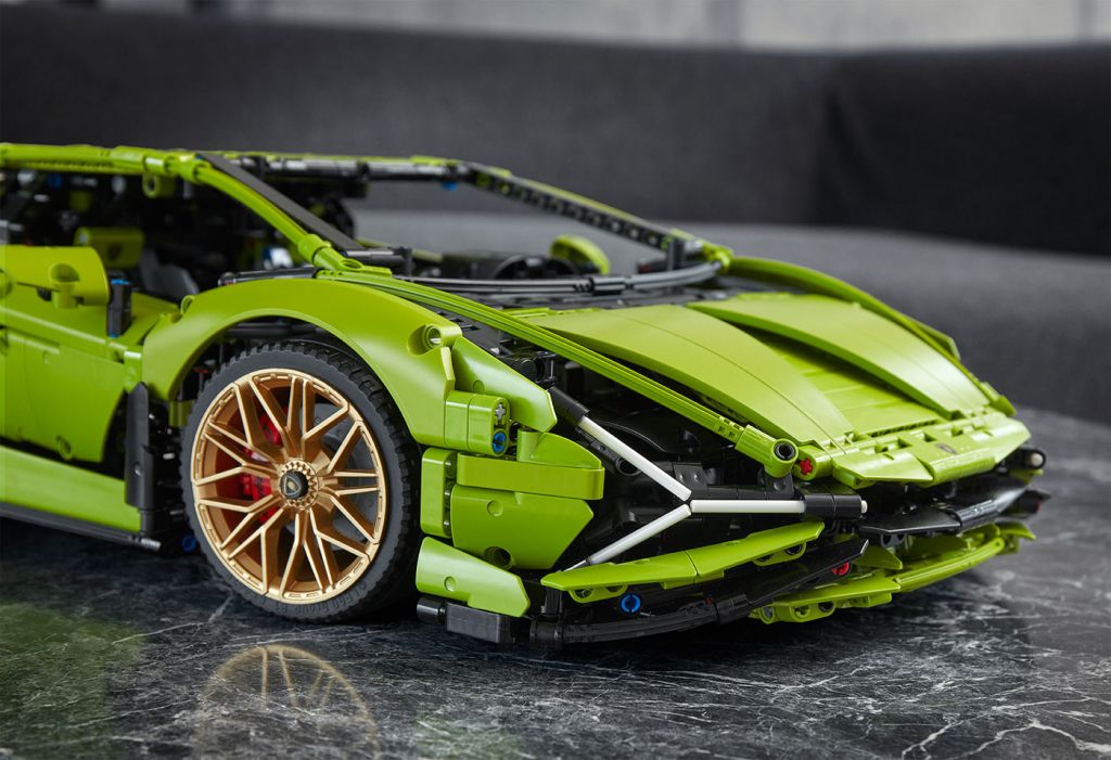 LEGO Lamborghini Sián front end