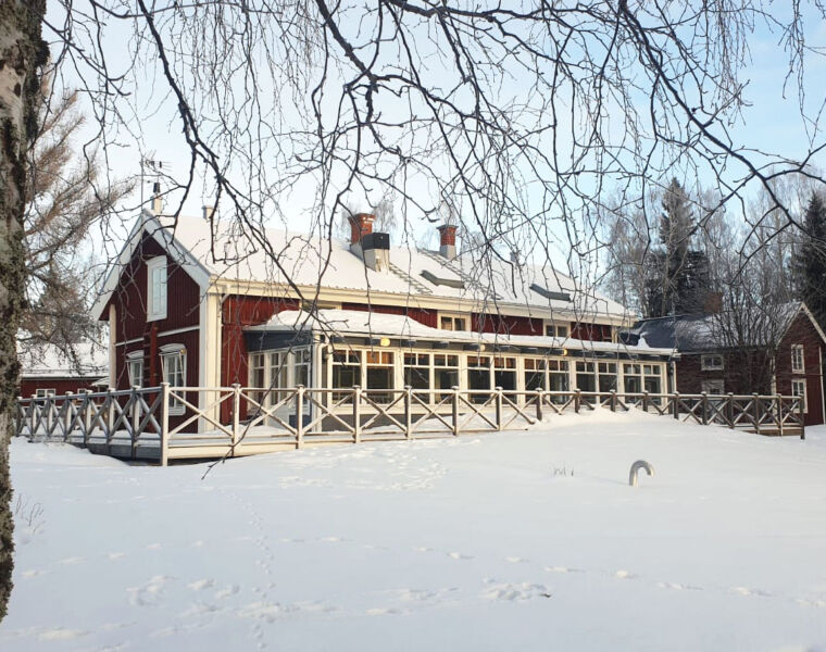 Exterior of Jopikgården lodge on the island of Hindersön