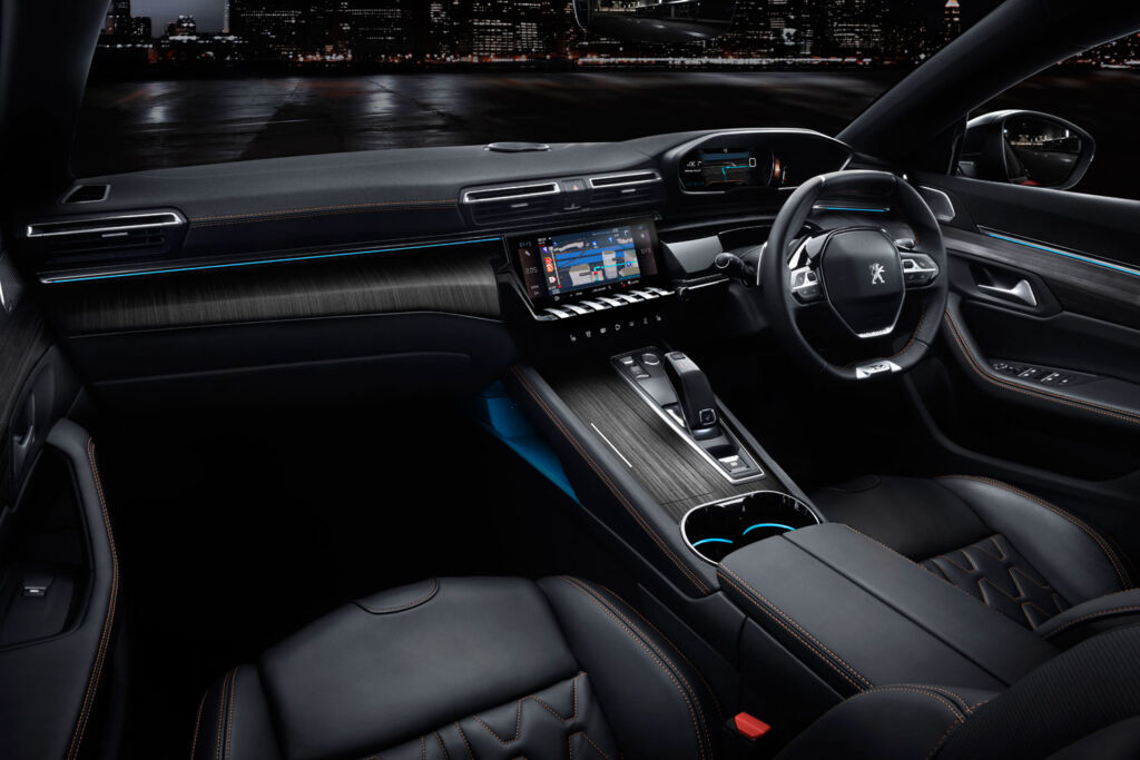 PEUGEOT 508 HYBRID GT Fastback interior