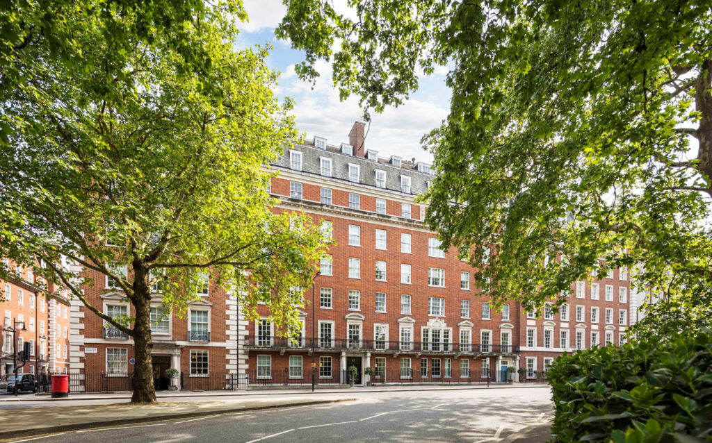 Saudi Billionaire Spends £18.6m on Grosvenor Square Home for his Daughter