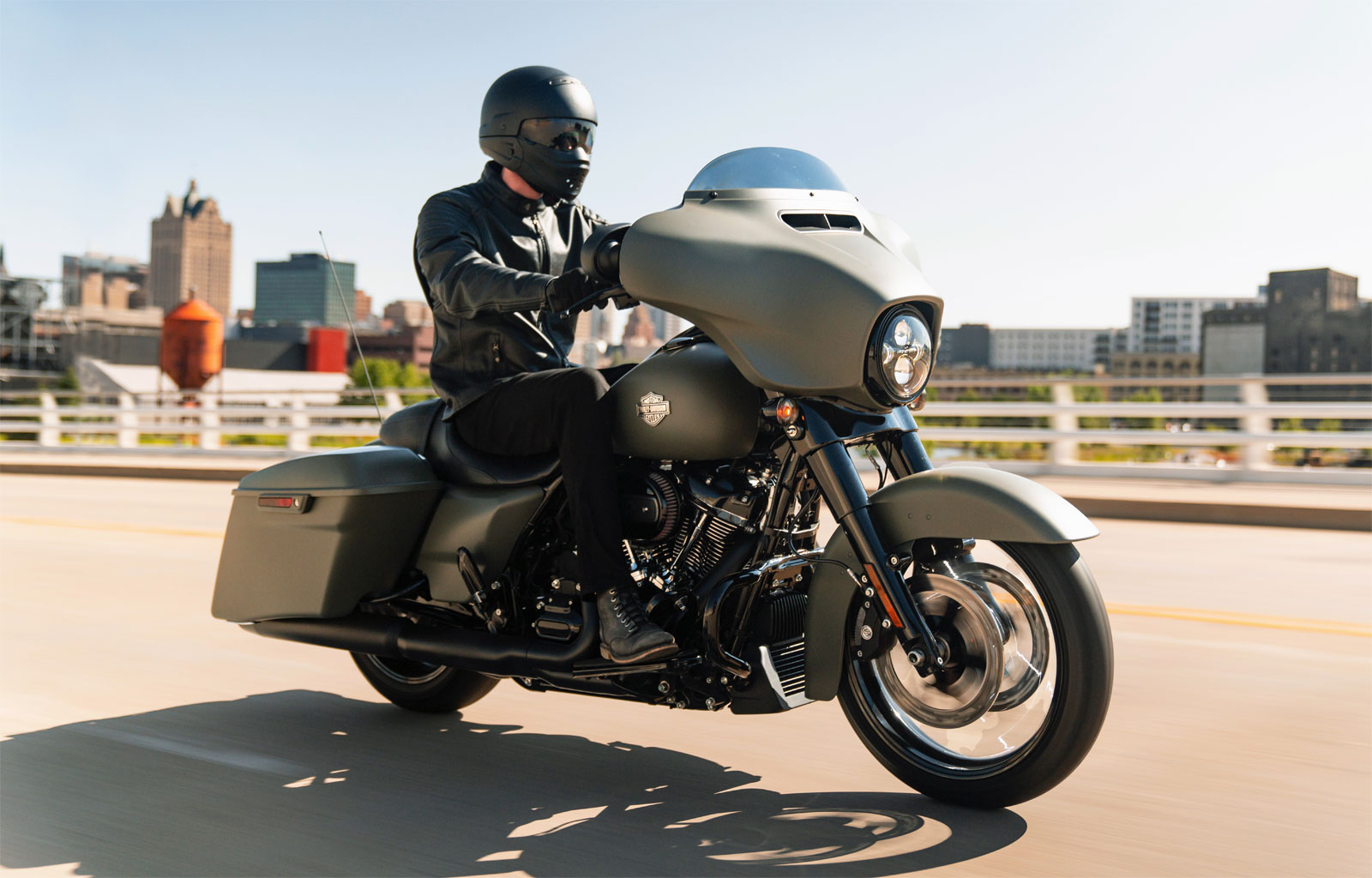 How The 2021 Harley Davidson Street Glide Special Performs On The Road