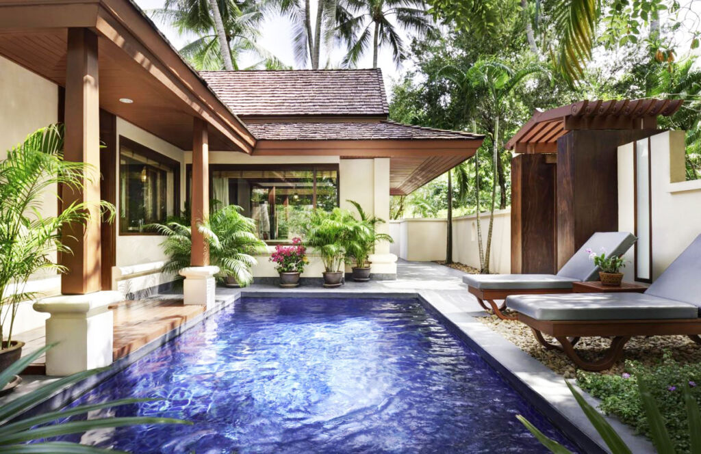 A deluxe villa with pool at Santiburi Koh Samui