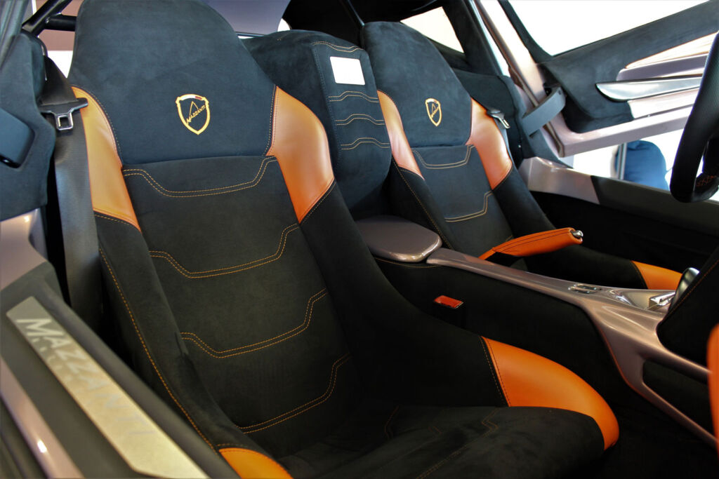 The driver and passenger seats inside the Mazzanti hypercar