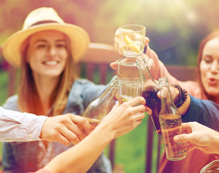 Guide To Alcohol-Free Drinks That'll Help Start 2022 the Right Way