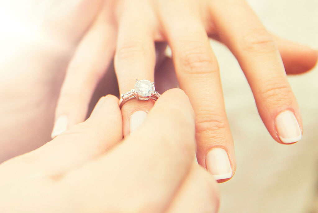 Environmentally-friendly Natural Diamond Rings for Eco-Conscious Couples