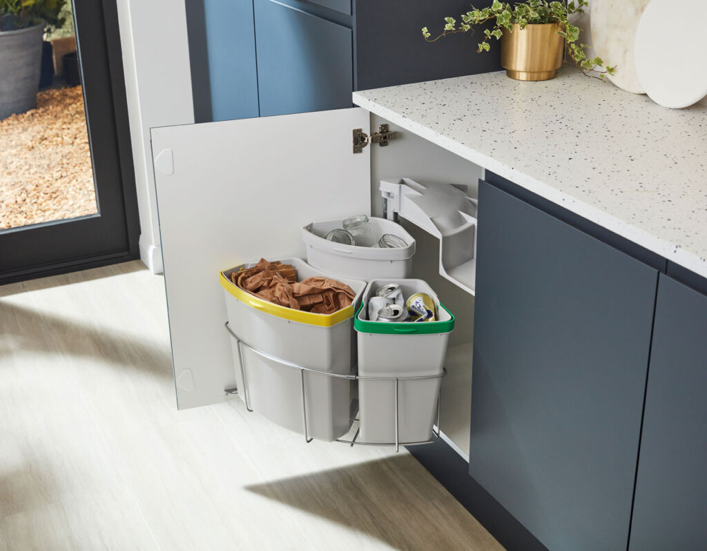 The Magnet in-cupboard recycling bin