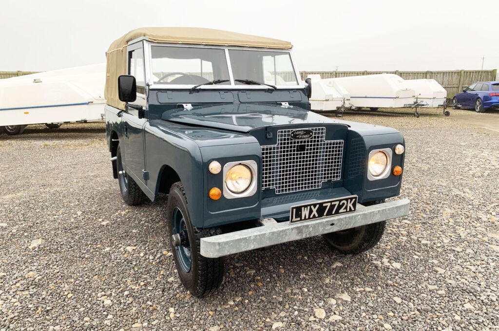 The Most Desirable Features on a Vintage Land Rover® in 2022