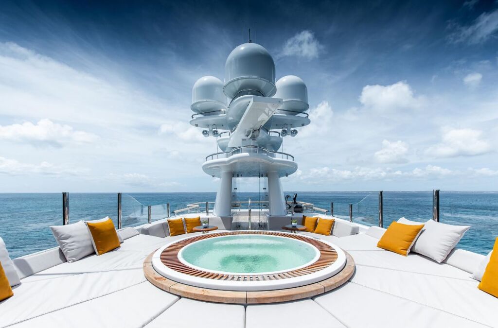 The upper jacuzzi pool on the main deck