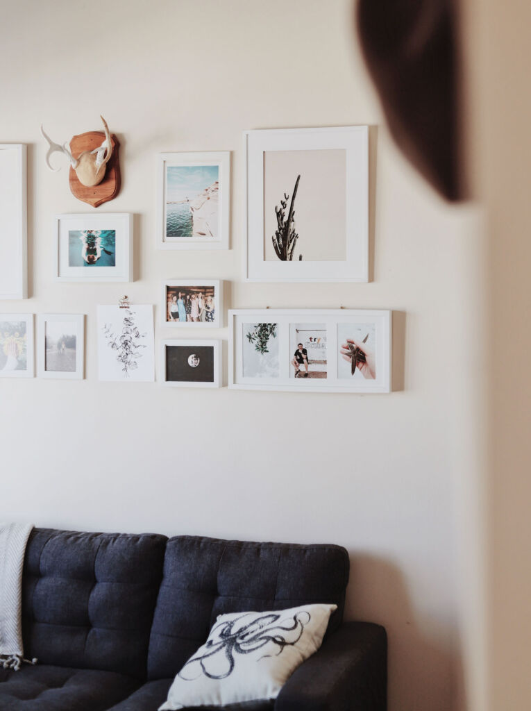 An example of how you can arrange pictures on a wall in the home