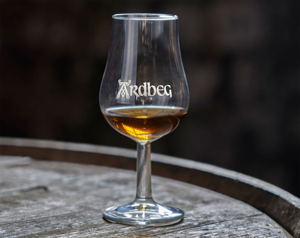A glass of Ardbeg whisky