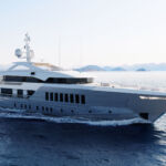 Heesen Yachts MY Reliance running on the water