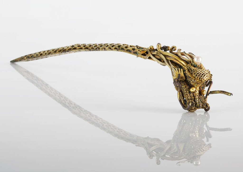 The Gold and Treasures Exhibition at L’ÉCOLE School of Jewelry Arts Paris