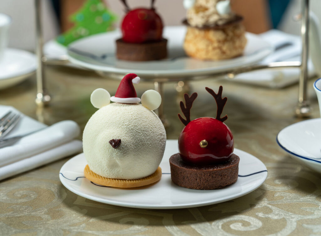 The polar bear and reindeer inspired desserts