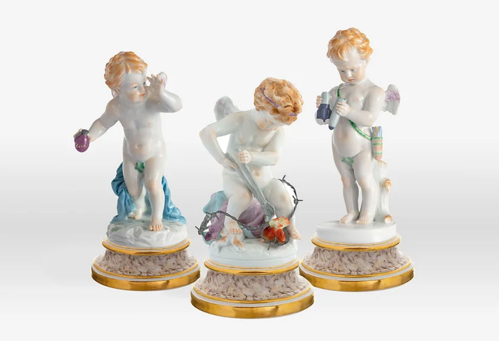The three Cupids with their anti-war messages