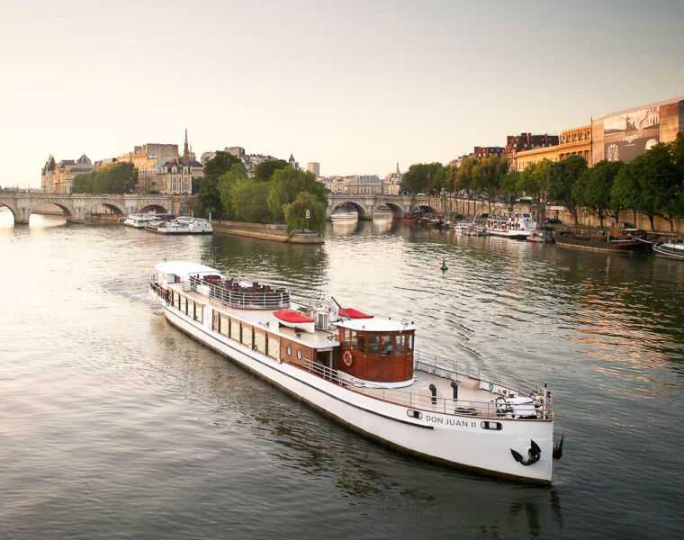 A Gastronomic Cruise along the Seine on the Don Juan II Yacht