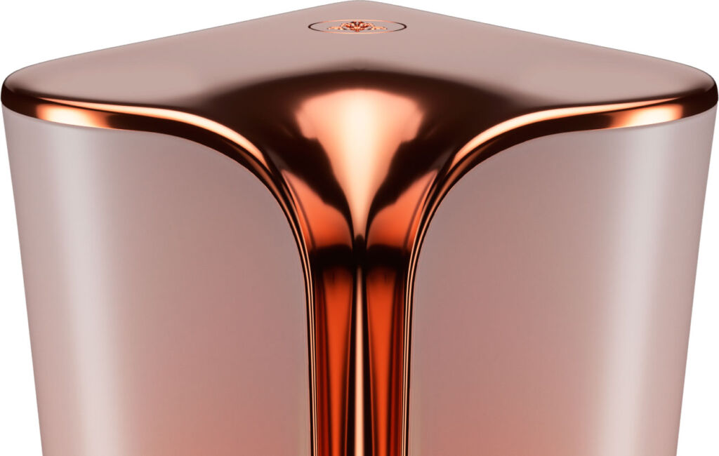 A close up view of the top of the Pinnacle Vintage decanter