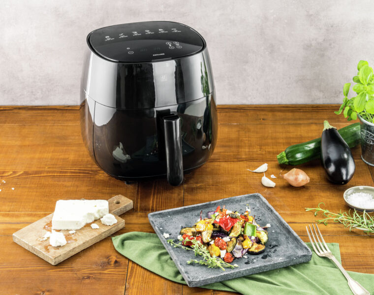 Look After Your Heart and Bank Balance with ZWILLING's New 4 Litre Air Fryer 12