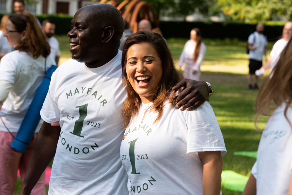 1 Hotel Mayfair Celebrates Summer Solstice with a Guided Meditation Session 9 Two happy people after taking part in the meditation session