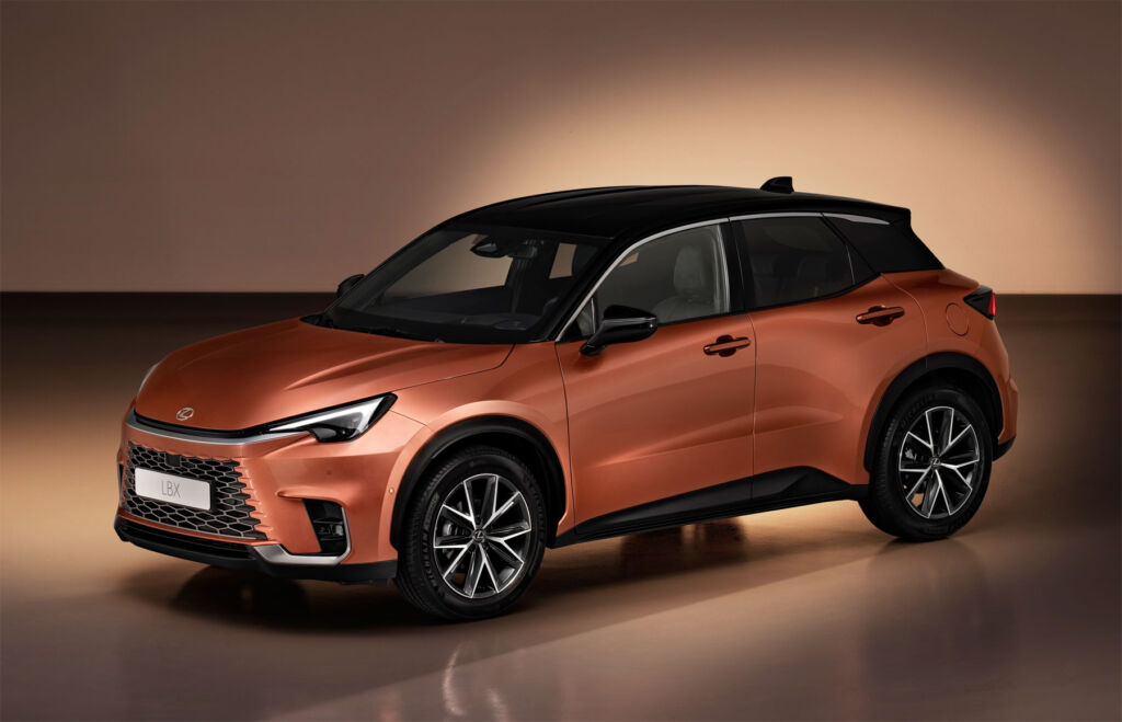 A side view of the new compact crossover in a copper colour scheme