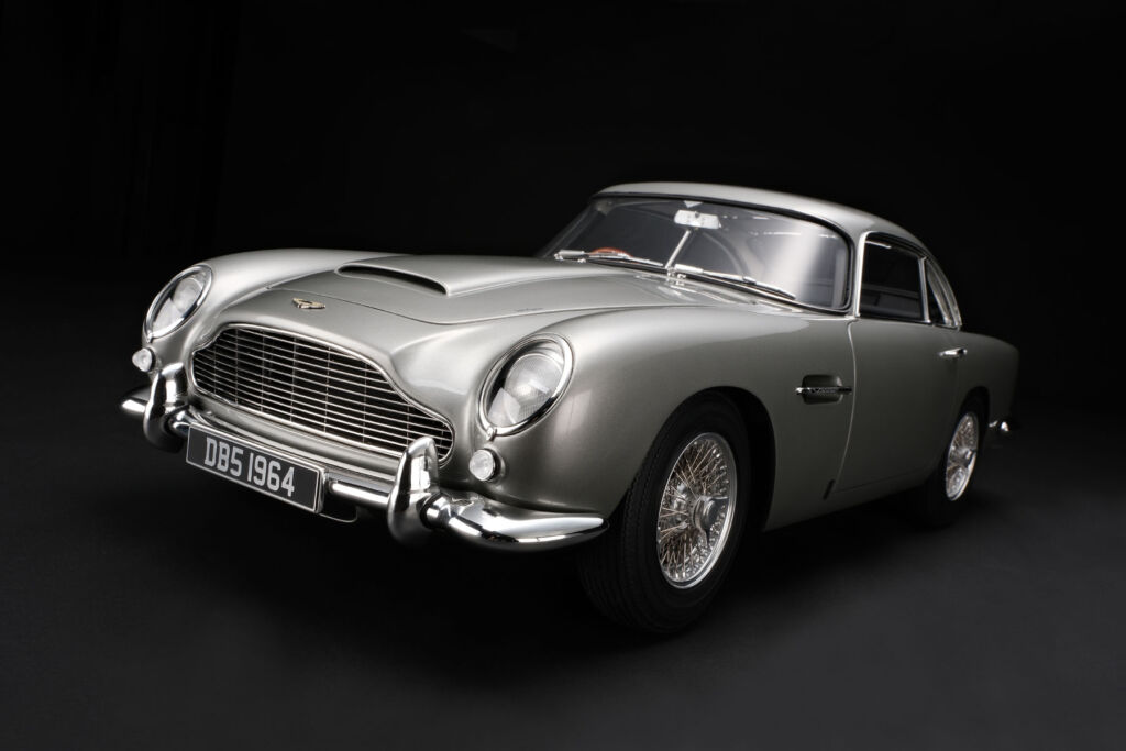 3/4 frontal look at the Aston Martin model
