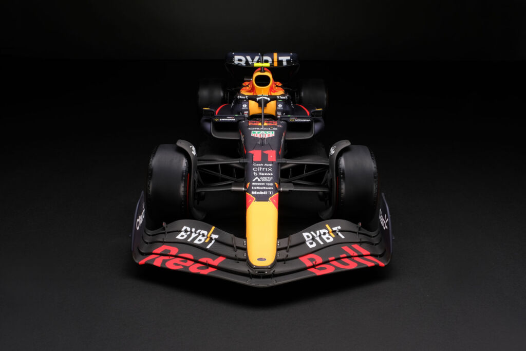 Amalgam Collection Unveils a 1:4 Scale Model of Redbull's RB18 F1 Car