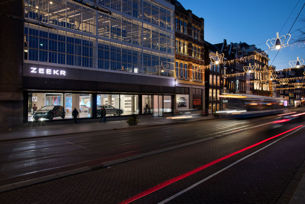ZEEKR Opens Luxury Showroom in Amsterdam's Busiest Shopping Street