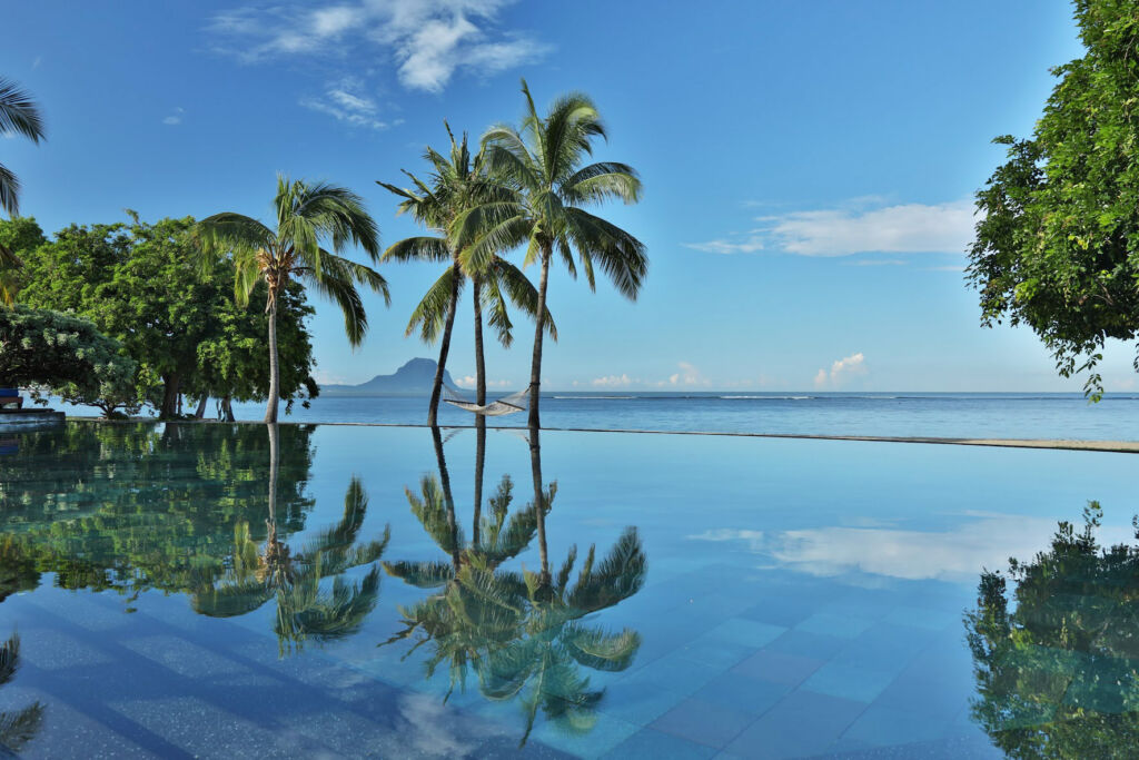 The views out over the ocean from the infinity pool