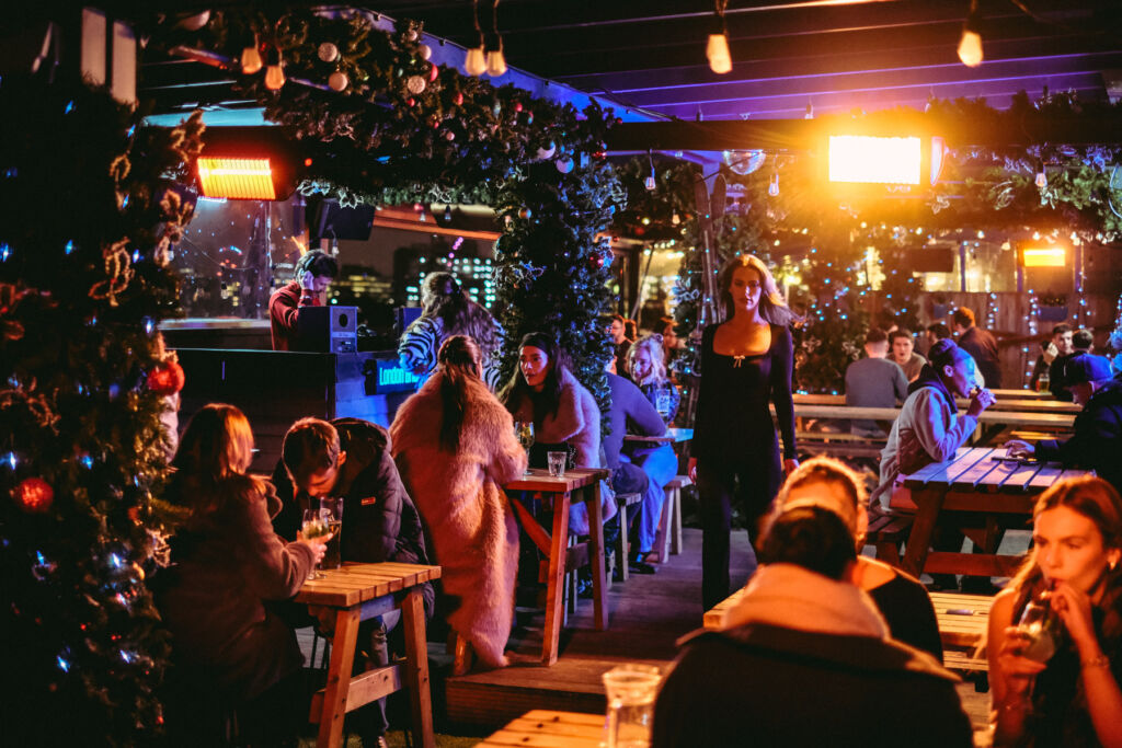 An All-new Après Destination Launches at London Bridge Rooftop for Winter 11 Guests enjoying the house party event