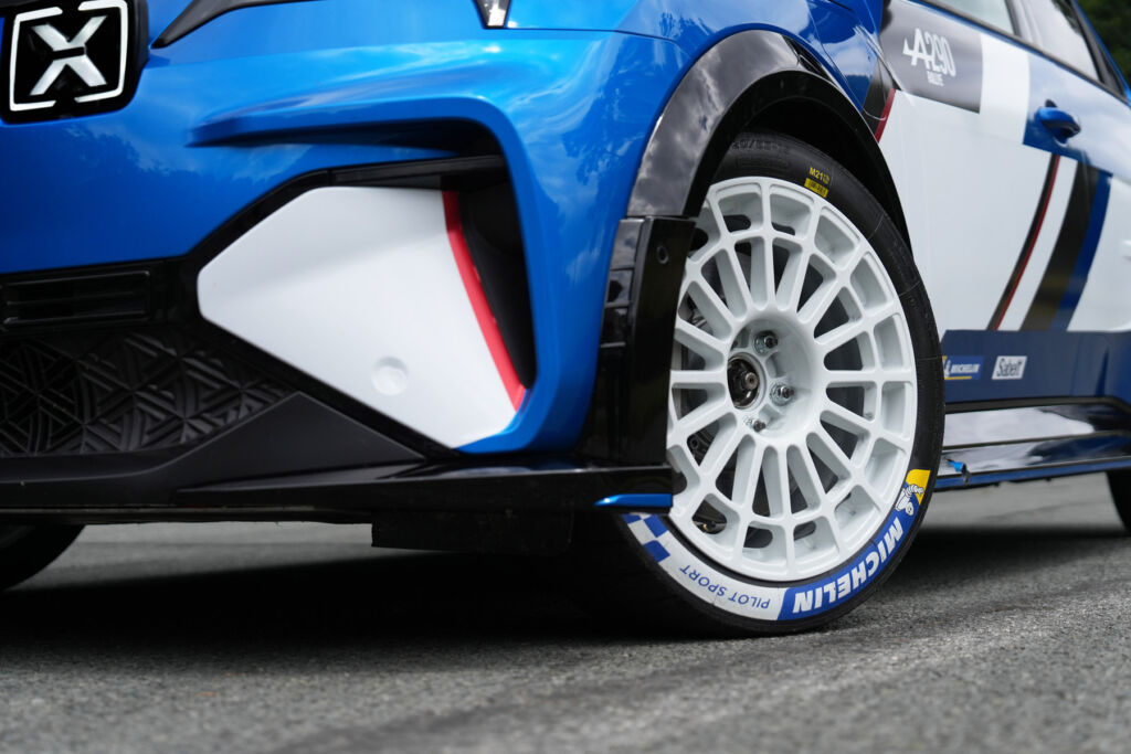 The Alpine A290 Rallye: Where a Rallying Spirit Meets Electric Power 14 A close up look at the air intake and the white alloy wheels