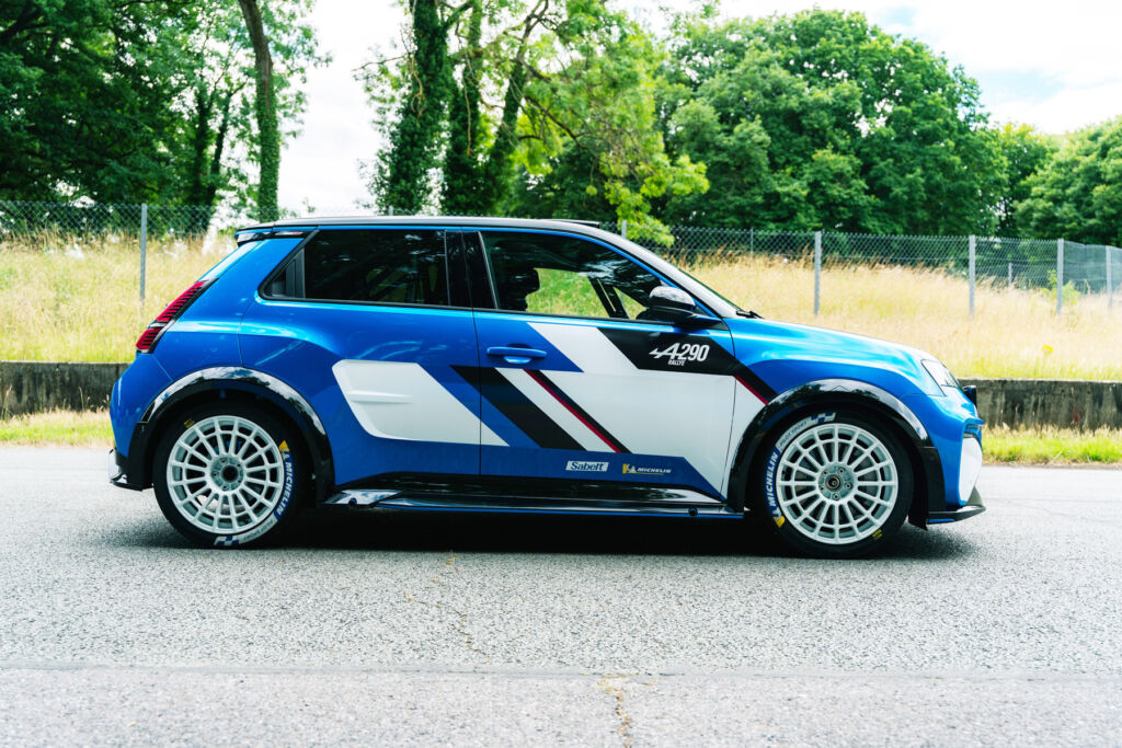 The Alpine A290 Rallye: Where a Rallying Spirit Meets Electric Power 13 A side profile view of the rally car