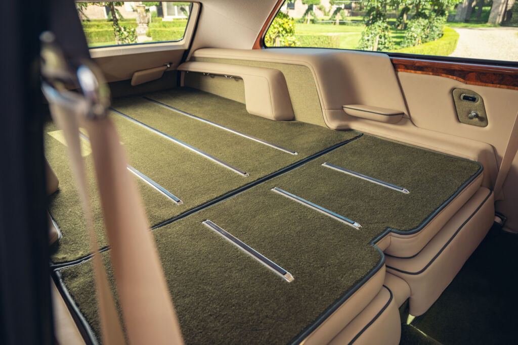 The cavernous space in the fold flat rear