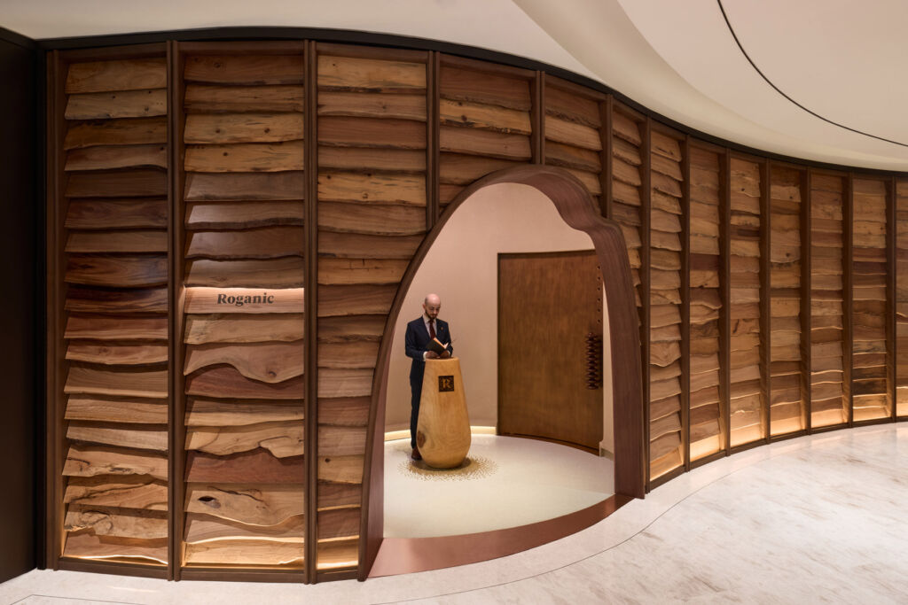 The entrance to the restaurant