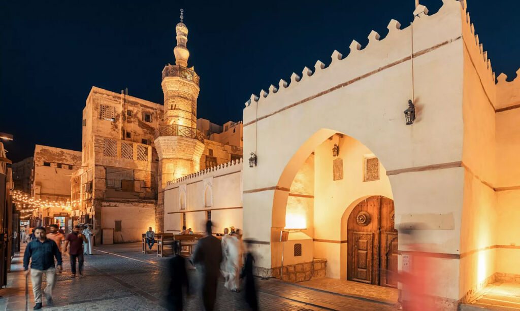 Saudi Arabia's UNESCO Treasures: Discover Eight Timeless Wonders 14 The Shafei Mosque in Al Balad at night