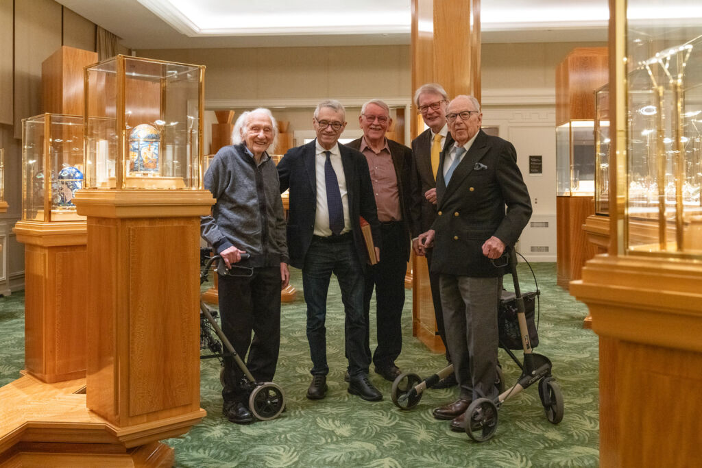 Dr Helmut Crott Receives the Gaïa Prize 2025 for his Lifetime of Service 8 Helmut with other veterans of the watchmaking industry in 2024